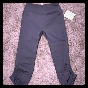 Lululemon ebb to street crop 21”